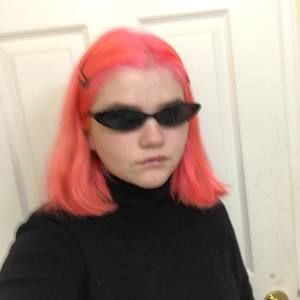 Meet your Posher, Hayley